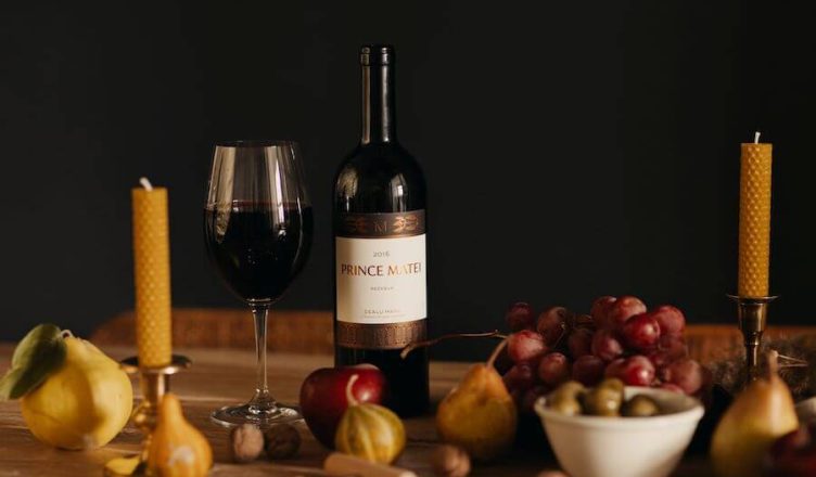 Merlot Rezerva Prince Matei 2016 este un vin care va atinge apogeul la 10 ani după recoltă, potrivit cramei producătoare