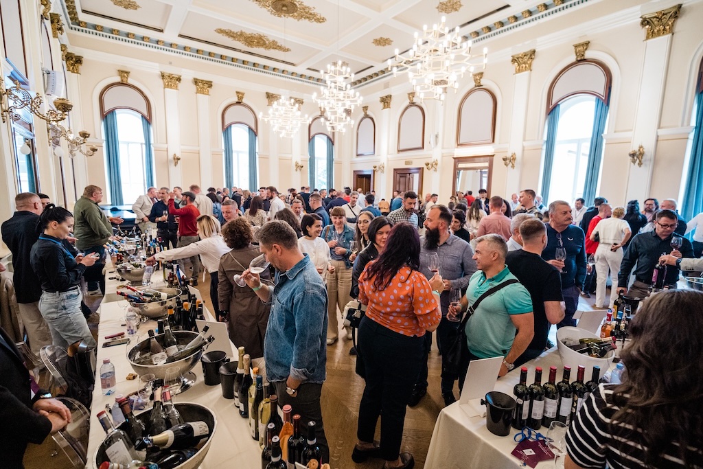 Sibiu Wine Festival 2026: un regal al vinurilor, cu peste 300 de etichete și 30 de crame prezente