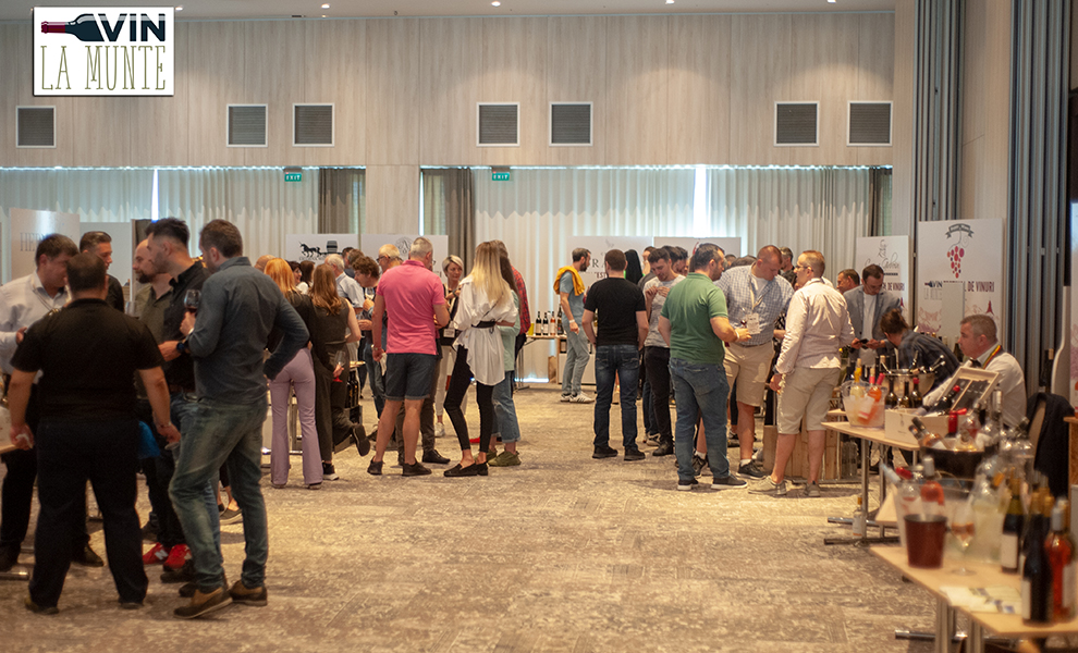 Peste 80 de expozanți și multiple masterclass-uri și conferințe la Festivalul „Vin la Munte” (Brașov, 13–14 iunie 2026)